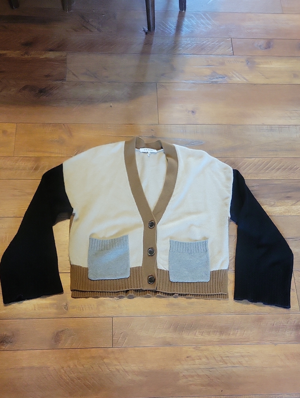 FRAME sz medium cashmere cardigan sweater